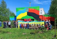 Ко Дню Героев у Хмельницкого высадили почти сотню кустов калины и сирени